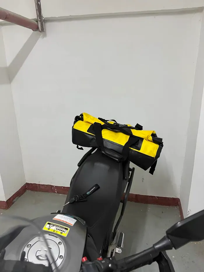 Motosikldə baqajı rafsız necə aparmaq olar
